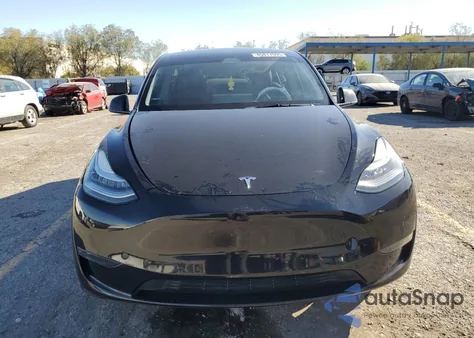 2021 Tesla Model Y from USA, damaged, VIN 5YJYGDED9MF106035